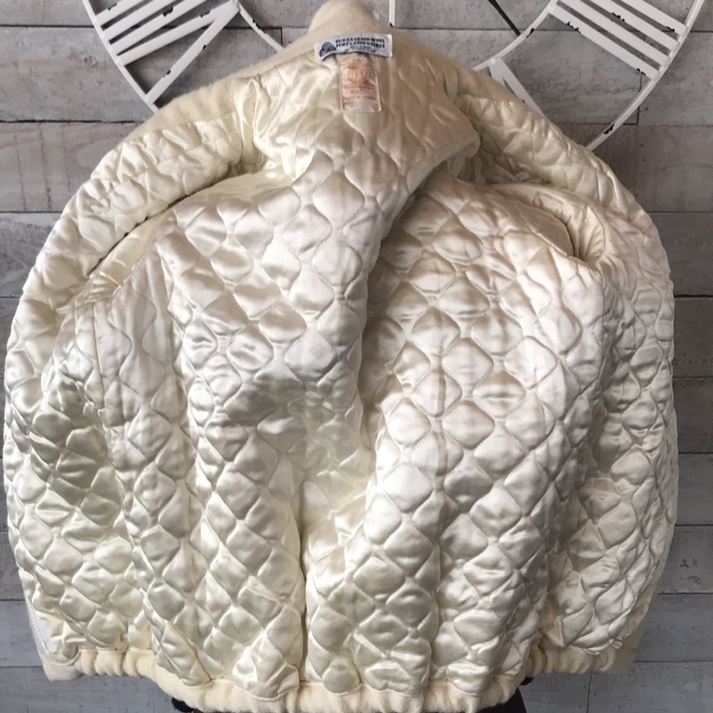 Iconic 1980s Hudson’s Bay quilted jacket - Picture 13 of 14